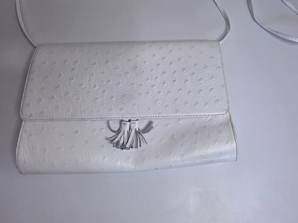 Vtg Koret gen ostrich leather shoulder bag light/ivory w/tassel accent